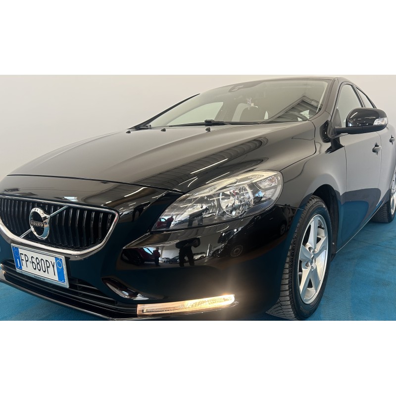 𝐕𝐎𝐋𝐕𝐎 𝐕𝟒𝟎